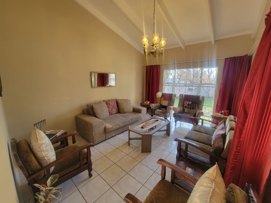 5 Bedroom Property for Sale in Suidrand Free State